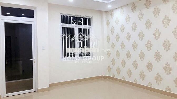 NHÀ NGUYÊN CĂN MẶT TIỀN ĐƯỜNG 2 LẦU 4PN SÂN ĐẬU OTO NGAY VẠN PHÚC HBP