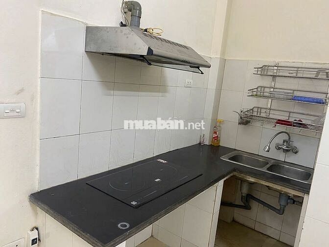 Nhà 2 tầng mới, lối đi riêng biệt. Tổng DT: 40m.
