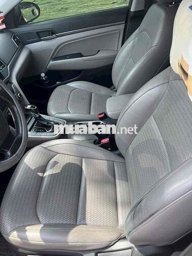 Hyundai Elantra 2016 1.6 AT - 75678 km