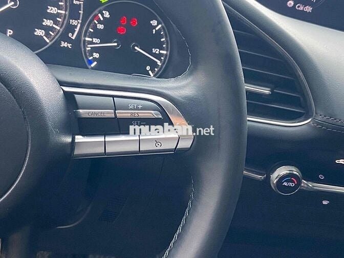 Mazda 3 2022 1.5L Luxury - 49000 km