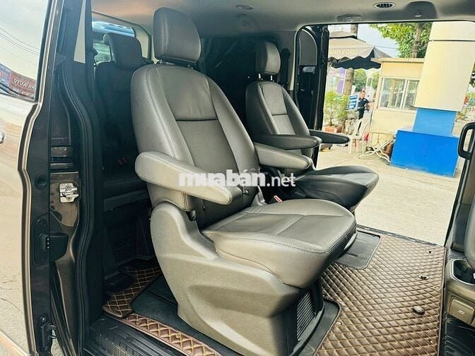 Ford Tourneo Tita 2019 - Mẫu Xe 7 Chỗ Máy Xăng