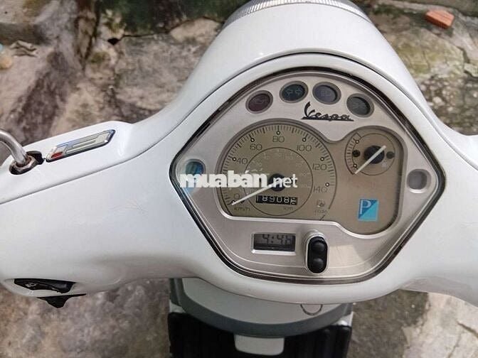 Cần bán xe vespa zin chưa mở đầu