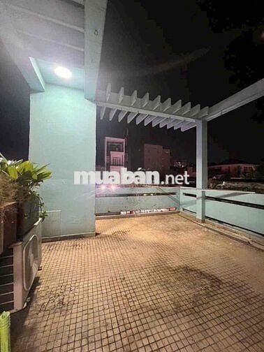 Nhà MTKD Âu Cơ.Tân Sơn Nhì.Tân Phú.DT:4.5 X 28. Trêt 2Lầu ST.6PN 3WC