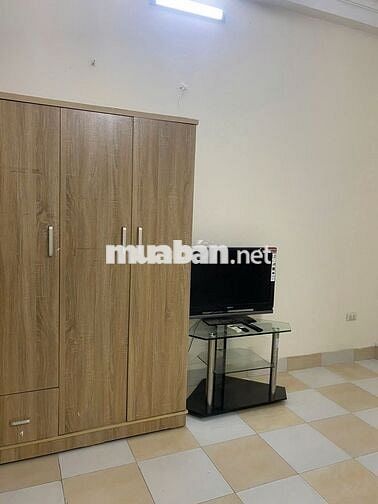 Nhà 2 tầng mới, lối đi riêng biệt. Tổng DT: 40m.