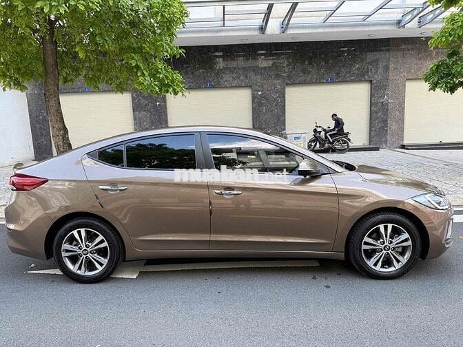 Hyundai Elantra 2016 1.6 AT - 75678 km
