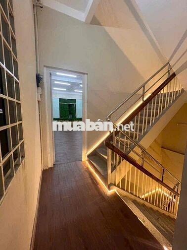 Nhà MTKD Âu Cơ.Tân Sơn Nhì.Tân Phú.DT:4.5 X 28. Trêt 2Lầu ST.6PN 3WC