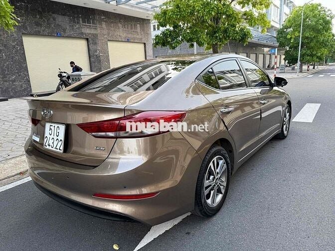 Hyundai Elantra 2016 1.6 AT - 75678 km