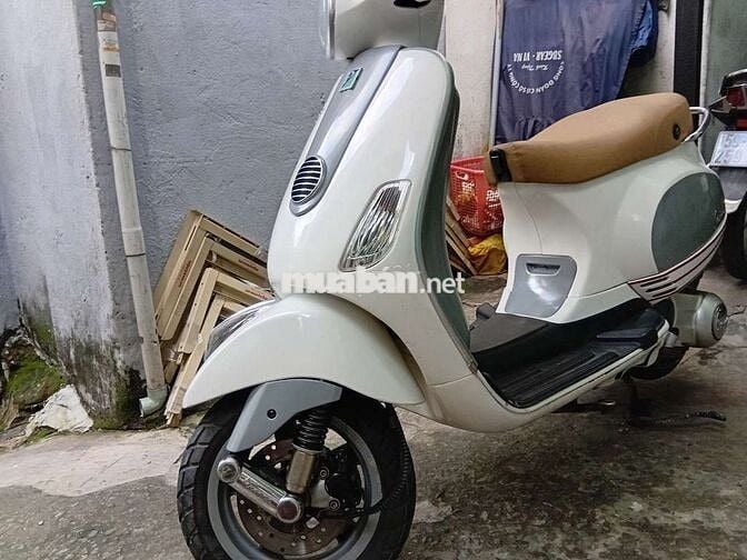Cần bán xe vespa zin chưa mở đầu