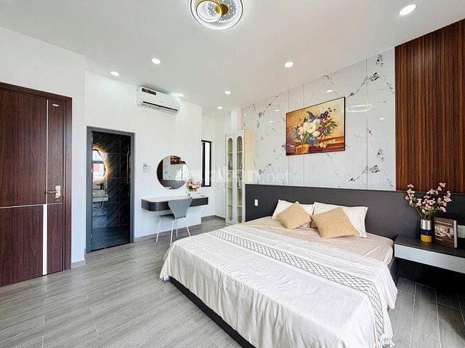 SIÊU PHẨM ⭐️VILLA PHỐ 3 Lầu tuyệt đẹp Cao cấp hẻm XH 5m Bùi Quang Là 