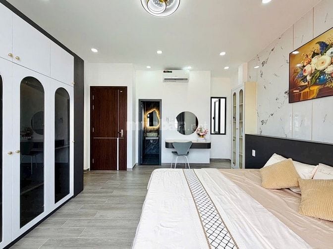 SIÊU PHẨM ⭐️VILLA PHỐ 3 Lầu tuyệt đẹp Cao cấp hẻm XH 5m Bùi Quang Là 