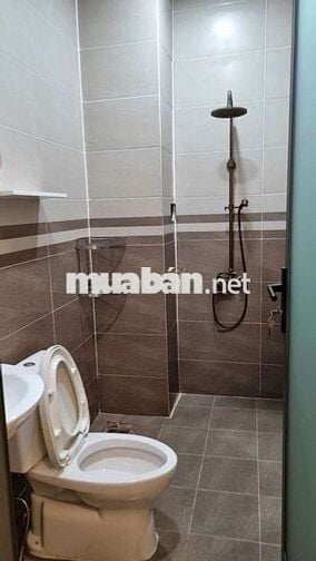 NHÀ MẶT TIỀN - MỚI ĐẸP - CÓ NỘI THẤT, MÁY LẠNH