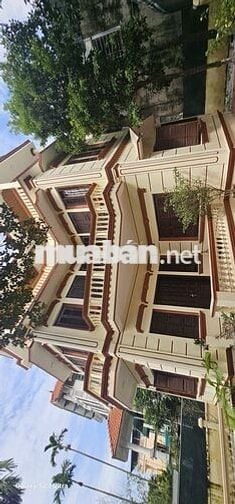 Cần cho thuê căn biệt thự View sông Hồng