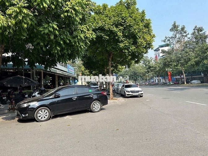 Mặt bằng kinh doanh - 28m2 Ngõ 12 Nguyễn Văn Huyên