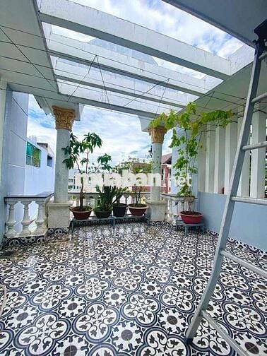 LÊN SÀN EM CHÂN DÀI 4 TẦNG NHÀ ĐẸP HẺM XE HƠI THÔNG LÊ ĐỨC THỌ GÒ VÂP