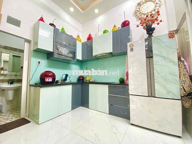 LÊN SÀN EM CHÂN DÀI 4 TẦNG NHÀ ĐẸP HẺM XE HƠI THÔNG LÊ ĐỨC THỌ GÒ VÂP