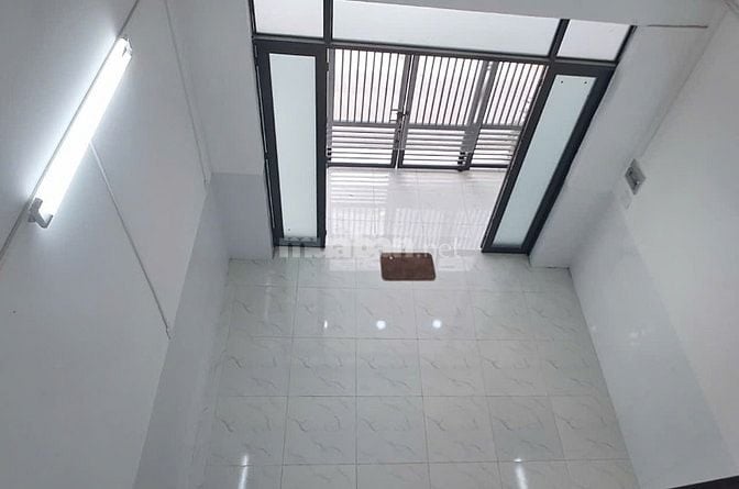 CHO THUÊ NHÀ NGUYÊN CĂN - NHÀ MỚI VÀO Ở NGAY - GẦN MẶT TIỀN ĐƯỜNG 