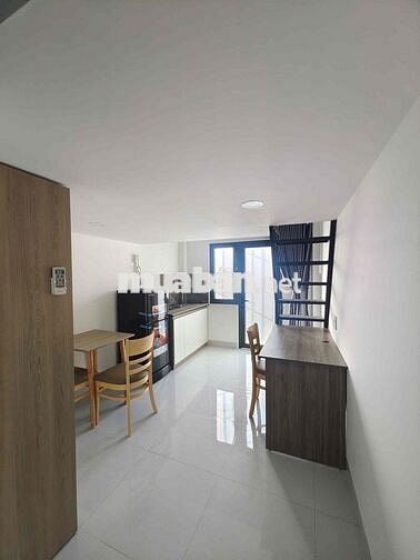 DUPLEX BAN CÔNG RỘNG, FULL NỘI THẤT, GẦN IUH, VLU, EMART