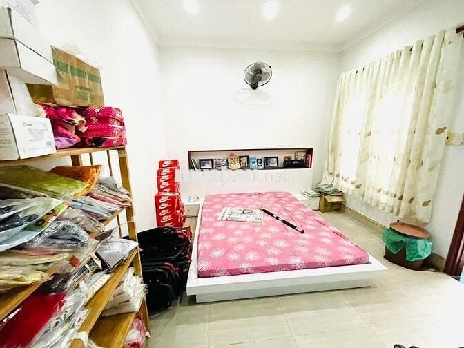 Nhà 4 tầng ô tô đậu cửa, Ni Sư Huỳnh Liên gần Bàu Cát.