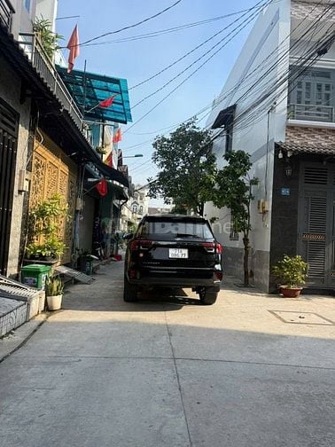 Cần bán căn nhà nhỏ hẻm ô tô 1 trệt 1 lầu sát chợ gần Aeon Tân Phú 
