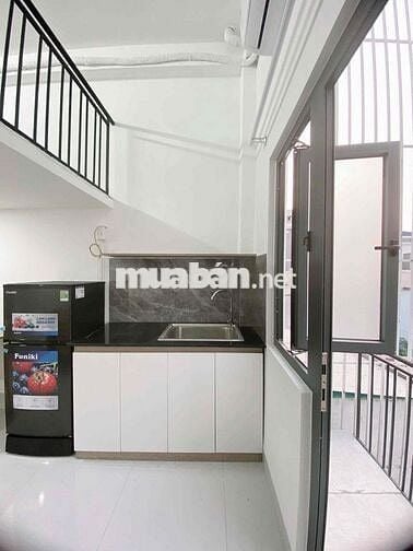 DUPLEX BAN CÔNG RỘNG, FULL NỘI THẤT, GẦN IUH, VLU, EMART