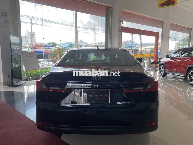 Toyota Camry HEV Top 2025 Tặng trước bạ, BH, PK