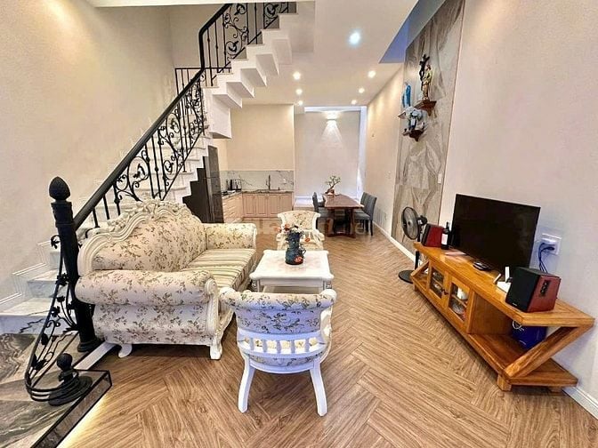 Bán gấp nhà 4PN Trần Bình Trọng Q5, giá 3,15, (60,7m2), hẻm oto 5m.