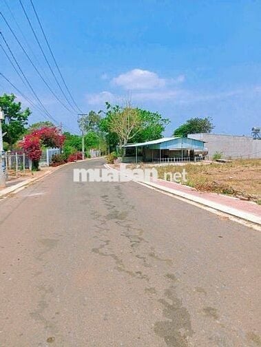 SIÊU HIẾM, LÔ ĐẤT ĐẦU ĐƯỜNG KDC, ĐỐI DIỆN CHUNG CƯ 9 TẦNG ĐANH XÂY