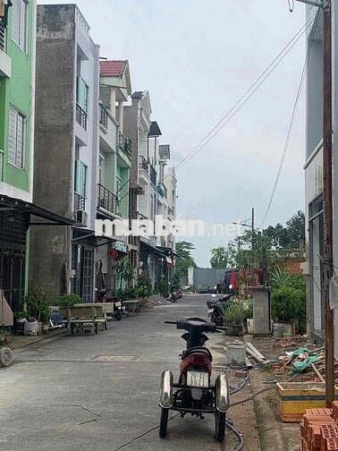 ban nhà số nhà quận Bình Tân. đang làm Sổ