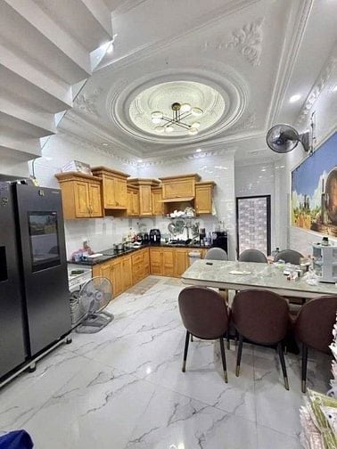 Nhà mới Duy Tân, Phú Nhuận. 3 tầng. Giá 2,780 tỷ.Giao Nguyễn Văn Trỗi
