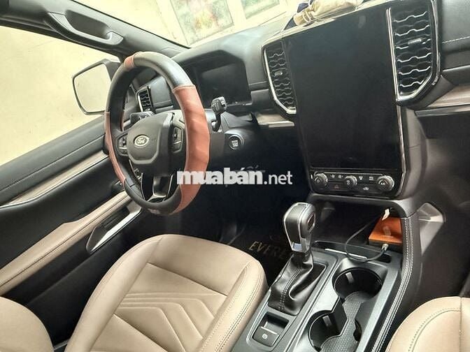 Ford Everest 2024 Titanium 2.0 AT 4x2 - 13000 km
