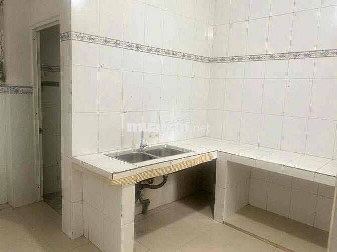 Cho thuê nhà cầu Bình Phước,/đs 12,p.HBP 2 tầng giá 6tr TL