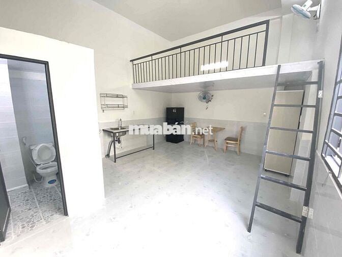 Phòng Lớn Cửa Sổ Mặt Tiền 35m2 Gác k Đụng Đầu full nội thất