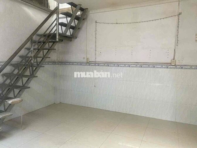 Cho thuê nhà cầu Bình Phước,/đs 12,p.HBP 2 tầng giá 6tr TL