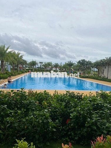 Hàng hiếm, chính chủ cần bán nhà phố hai mặt tiền  sát căn góc.