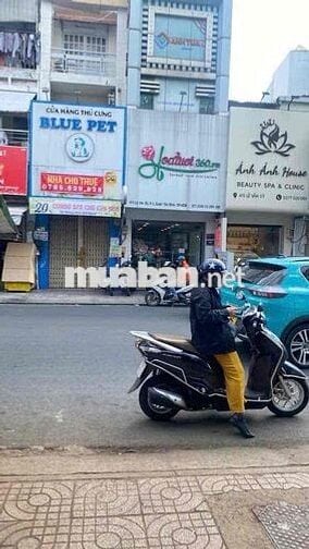 nhà mặt tiền, diện tích lớn, tương lai ngon.
