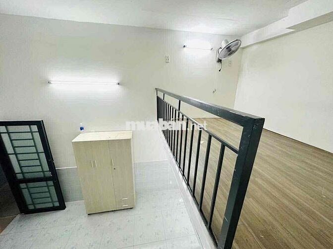 PHÒNG GÁC CAO KHÔNG ĐỤNG ĐẦU 448/20 Trường Chinh