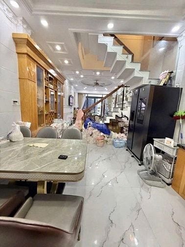 Nhà mới Duy Tân, Phú Nhuận. 3 tầng. Giá 2,780 tỷ.Giao Nguyễn Văn Trỗi