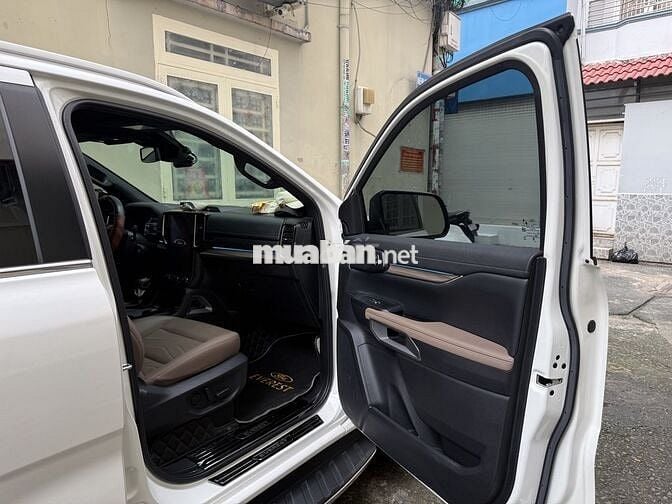 Ford Everest 2024 Titanium 2.0 AT 4x2 - 13000 km