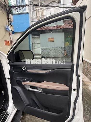 Ford Everest 2024 Titanium 2.0 AT 4x2 - 13000 km