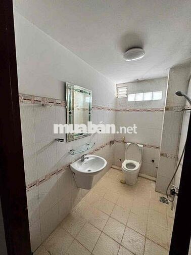 cho thuê nhà 78// đs 51 (4x13) trệt , 2 lầu , 4pn, 3wc  hẻm 4m