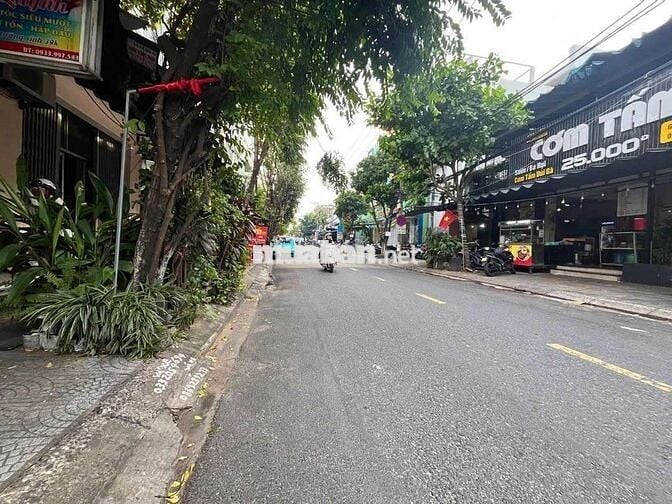 Bán gấp căn nhà mặt tiền đường Tô hiệu  trung tâm quận Liên chiểu Đ N