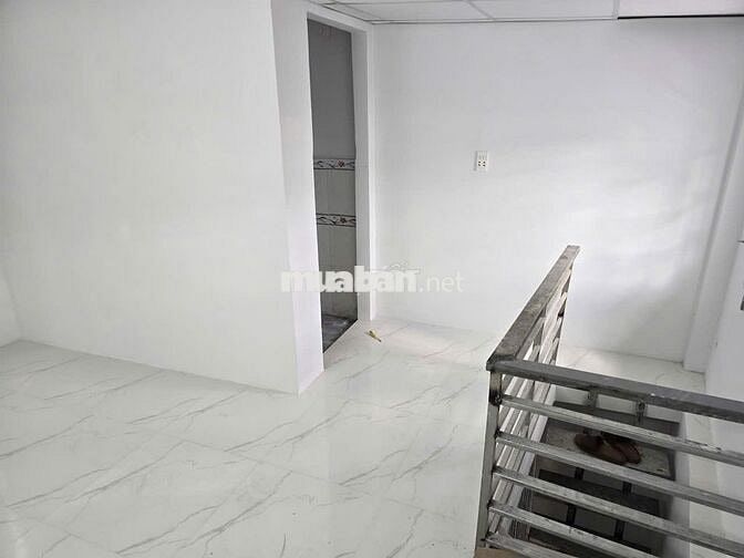 Bán nhà mặt tiền  Đông Thạnh 1-4 , Xã Đông Thạnh,sửa mới 99%