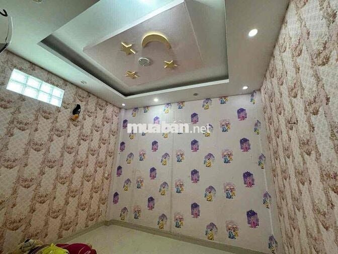 cho thuê nhà 78// đs 51 (4x13) trệt , 2 lầu , 4pn, 3wc  hẻm 4m