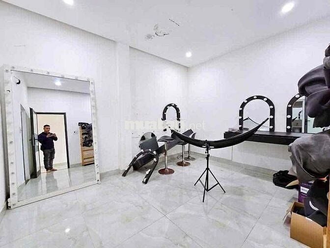 Cho thuê  nhà 3 tầng MT Cù Chính Lan Thanh Khê