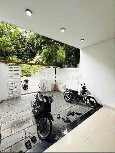 Cho thuê nhà 3 tầng MT Huỳnh Ngọc Huệ Thanh Khẻ