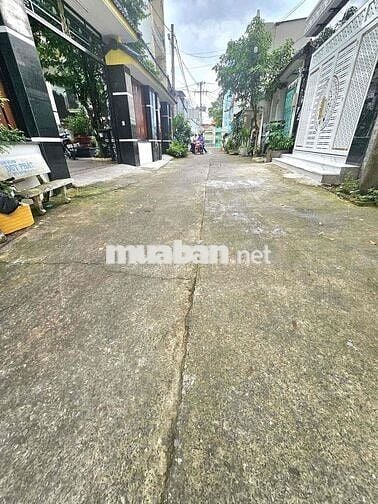 BÁN NHÀ YẾN– 3TẦNG- HUỲNH TẤN PHÁT- NB- HXH 8M- NGANG 6M- 125M2- GIA 8
