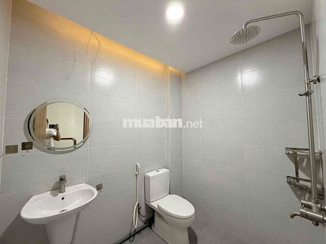 SIÊU HỜI STUDIO TÁCH BẾP CỬA SỔ - GẦN UEH, VHU, TDTU