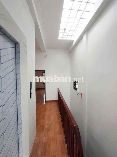 Hơn 6 tỷ có nhà mới thang máy Thượng Phúc-Mặt ngõ oto tránh-42m*5T;4N