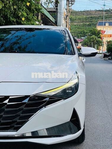 Hyundai Elantra 2023 1.6 AT Đặc biệt - 43000 km