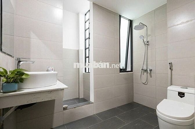 CĂN HỘ 1 PHÒNG NGỦ ĐƯỜNG LÊ VĂN HIẾN TRỐNG SẴN FULL NỘI THẤT